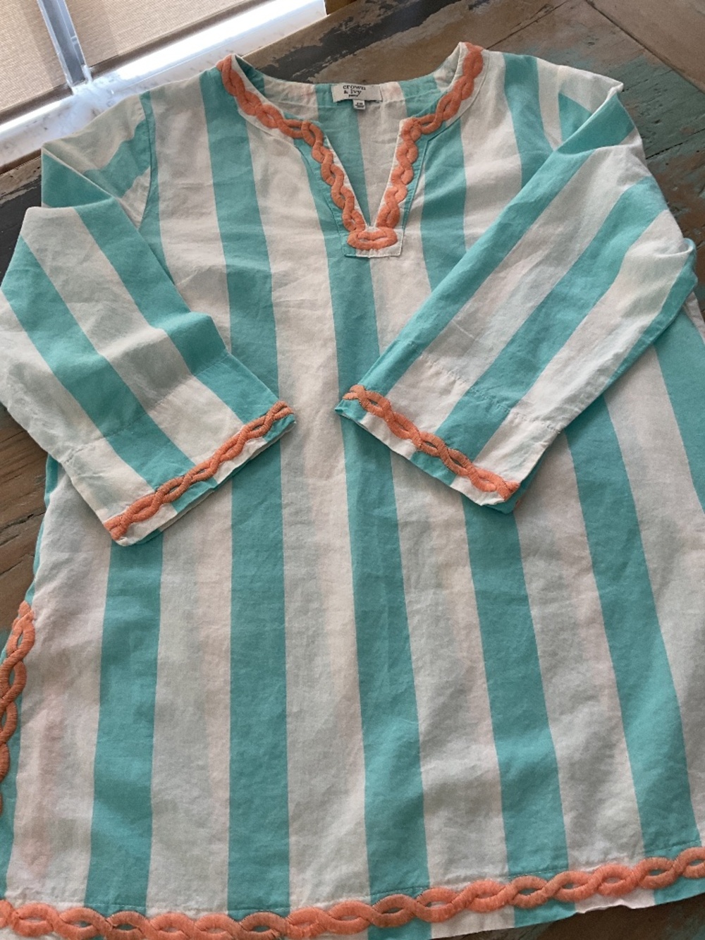 Crown & Ivy light weight airy summer tunic.
